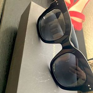 Bottega Veneta Sunglasses BV0007s